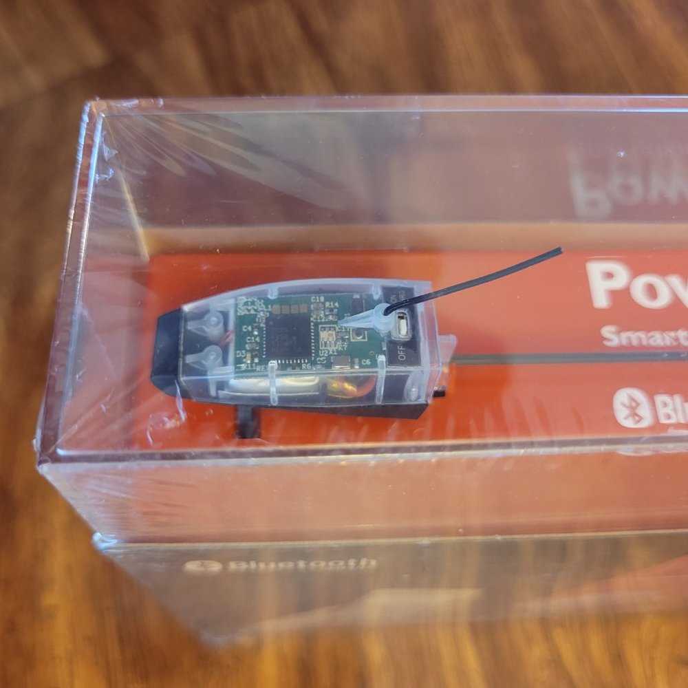 POWERUP 3.0 AIRPLANE - Smartphone Controlled Rechargeable Paper Airplane - Picture 7 of 10